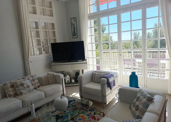 110 M2 Vue Environnement Exceptionnel Hyères